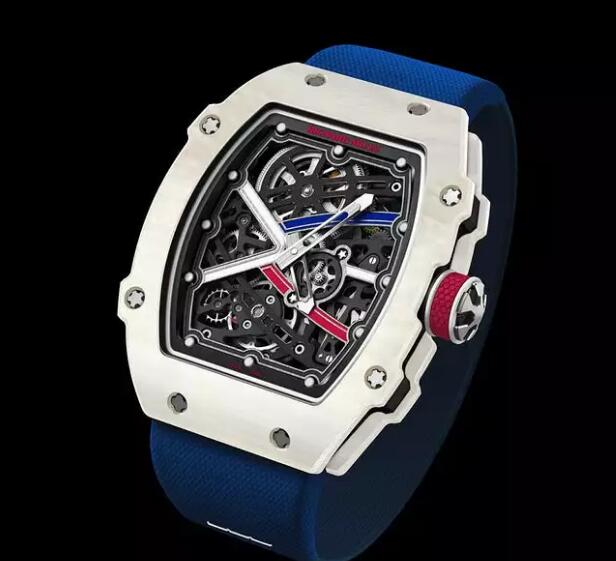 he reinforced elasticity of this entirely seamless and non-slip strap allows it to perfectly fit the contours of each wrist, adapting to individual morphology.