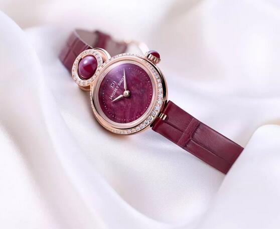 Swiss-made imitation watches online are fantastic with burgundy color.